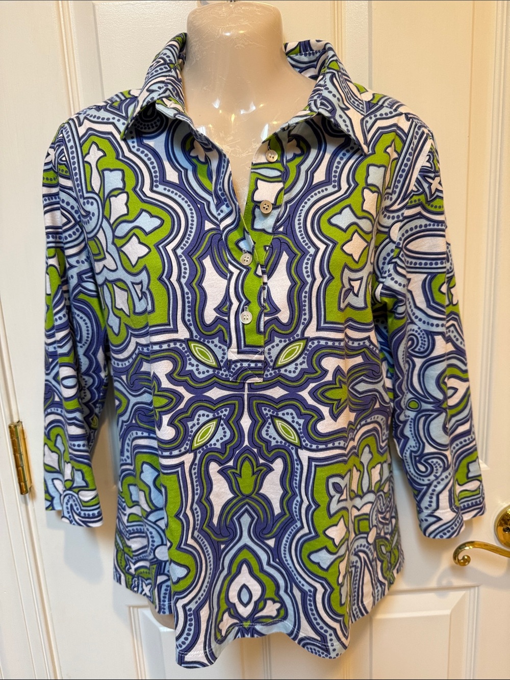 J. McLaughlin Patterned top in Blue, Green & White